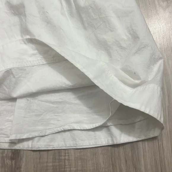 White old navy dress. Open pieces in each side showing midriff. Size medium. - Picture 4 of 5